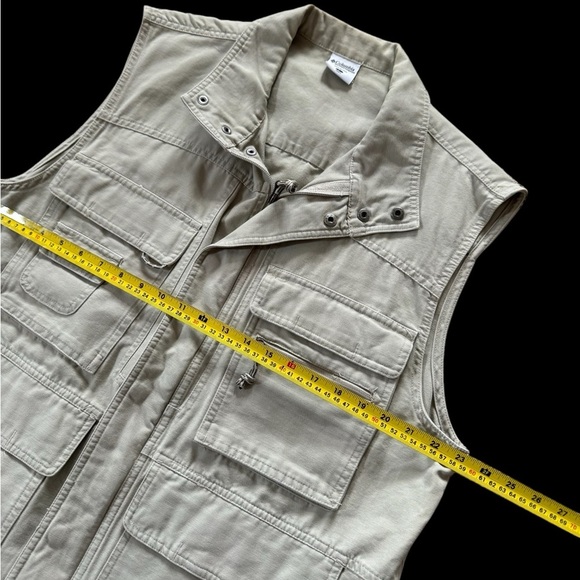 Columbia Vest Mens Large Khaki Fishing Hiking Outdoor Snap Button Pockets EUC - Picture 3 of 7